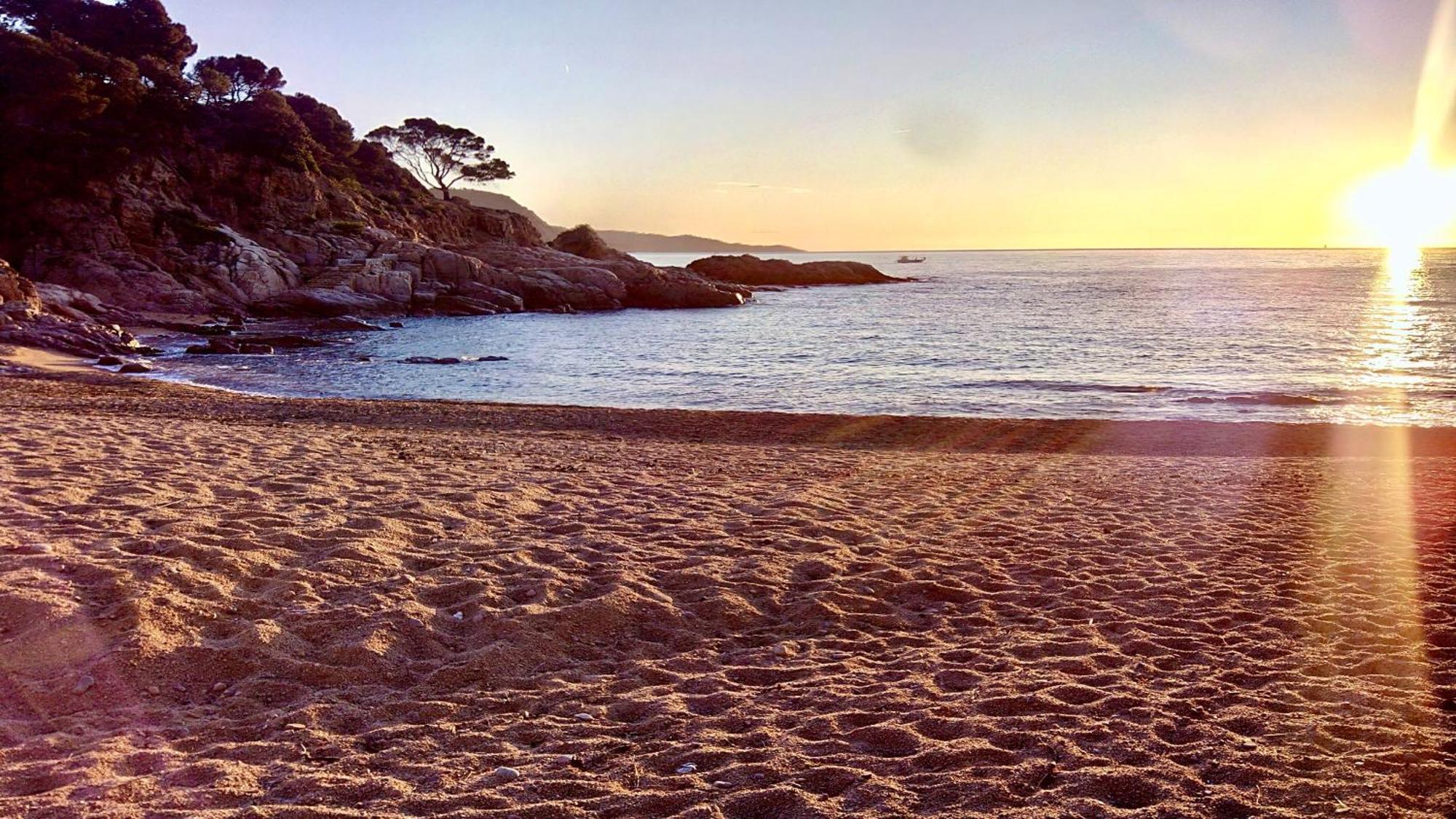 ⭑ Sea Views + Private Beach. What Else? ⭑ Tossa de Mar Ngoại thất bức ảnh