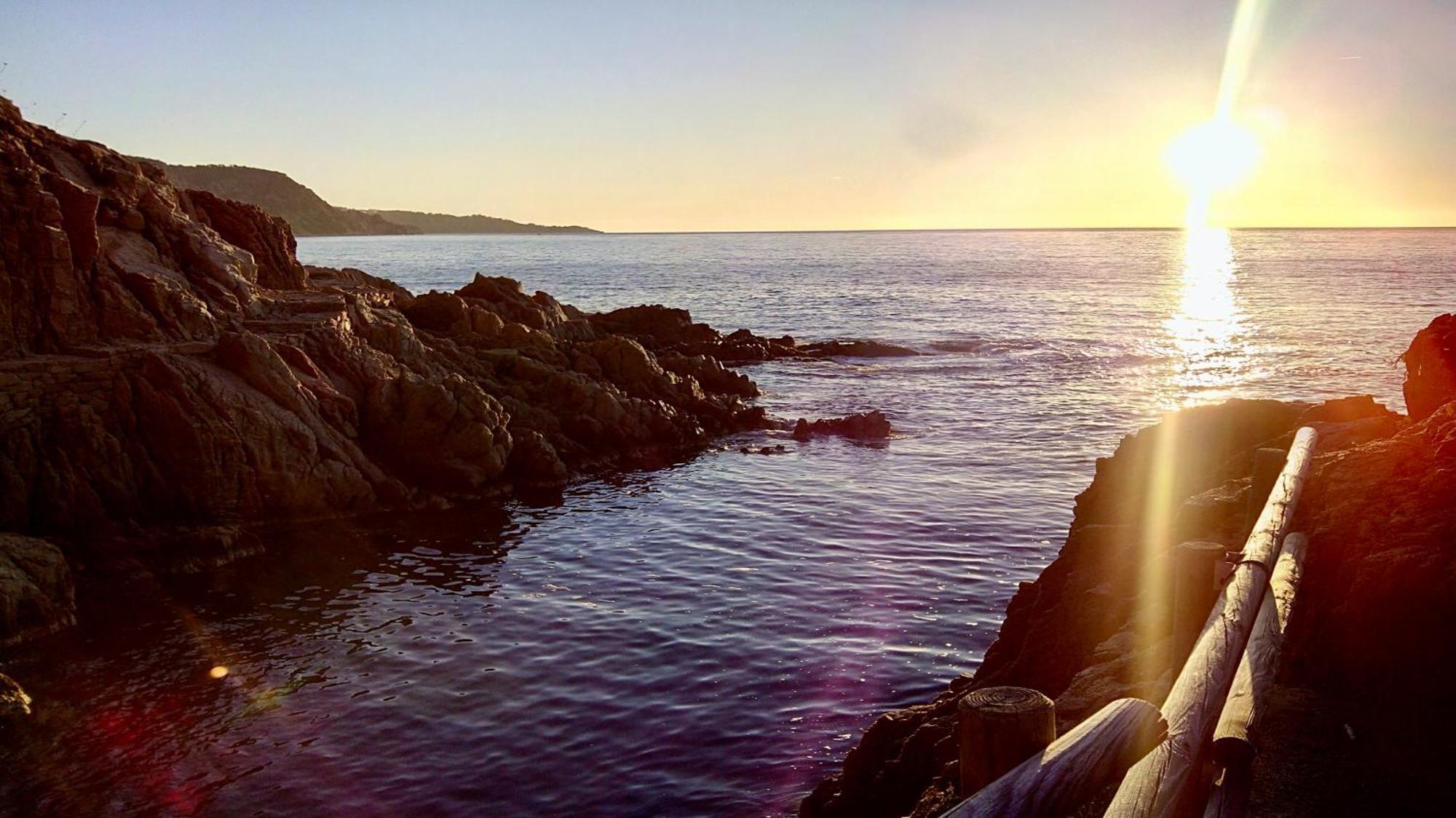 ⭑ Sea Views + Private Beach. What Else? ⭑ Tossa de Mar Ngoại thất bức ảnh